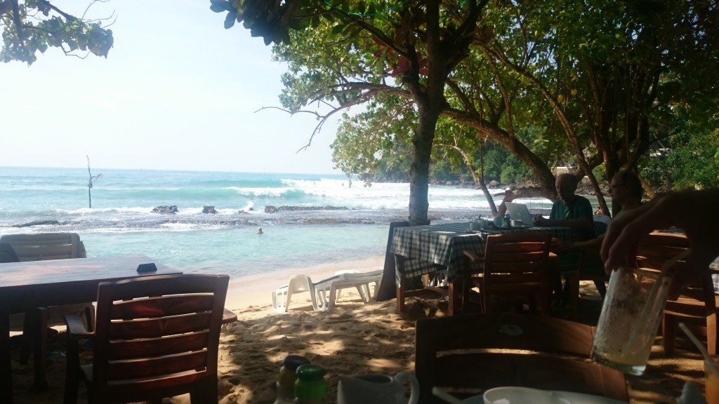 Frukost vid Mirissa point